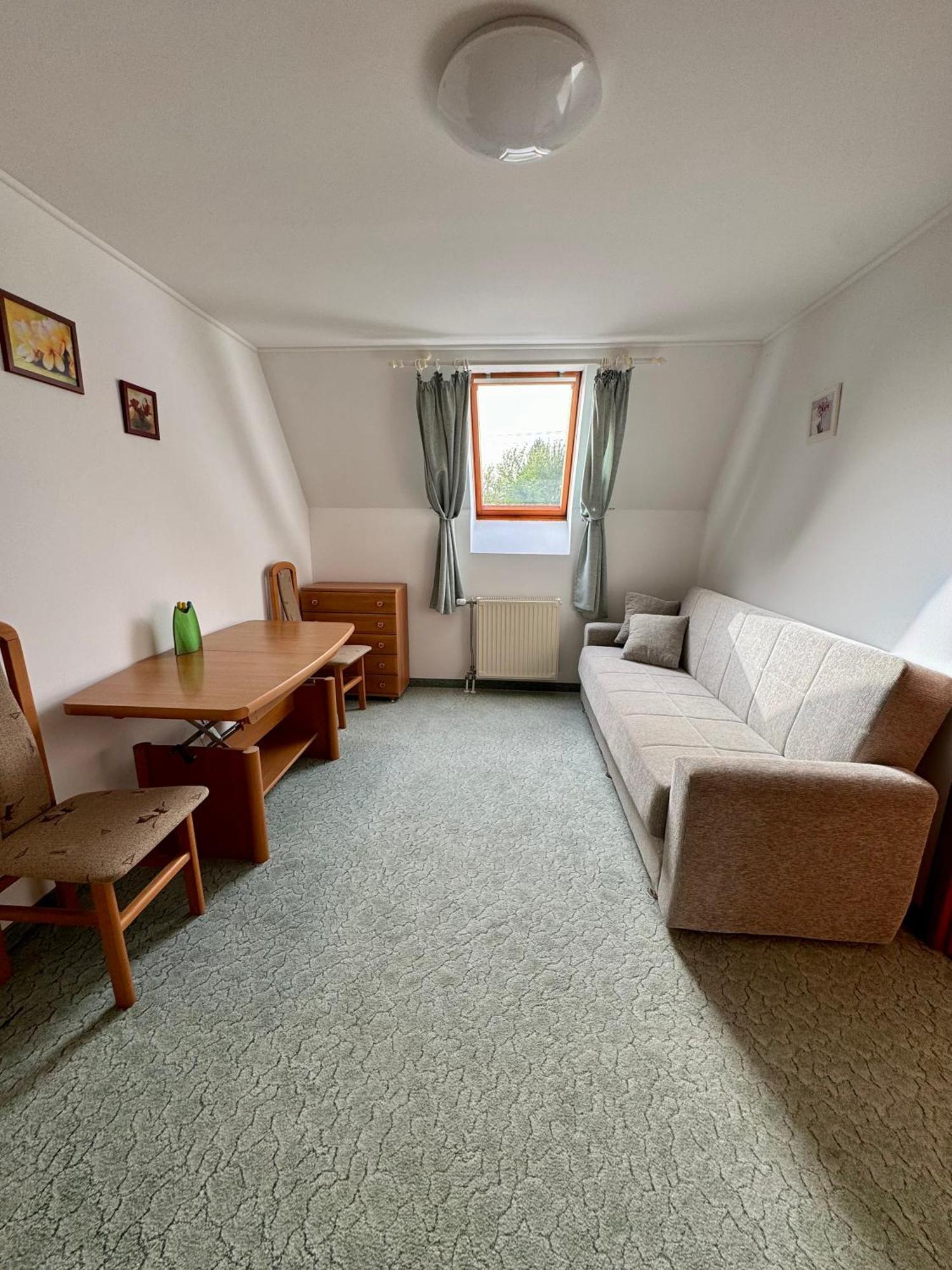 Eden Panzio Aparthotel Buk Bagian luar foto