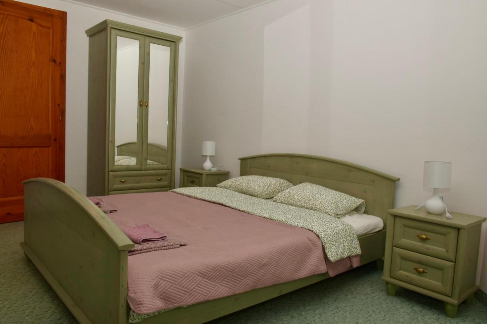 Eden Panzio Aparthotel Buk Bagian luar foto
