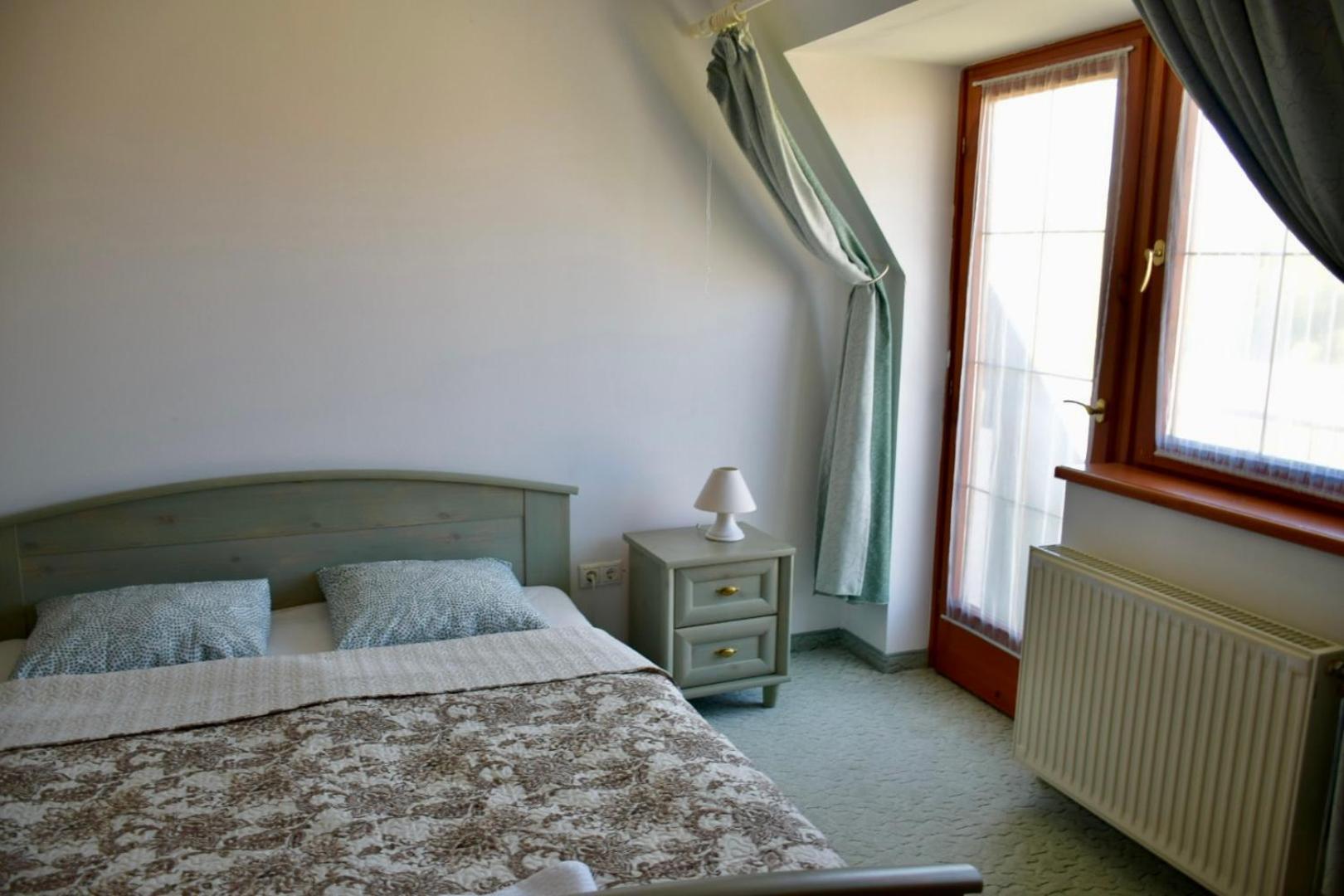 Eden Panzio Aparthotel Buk Bagian luar foto