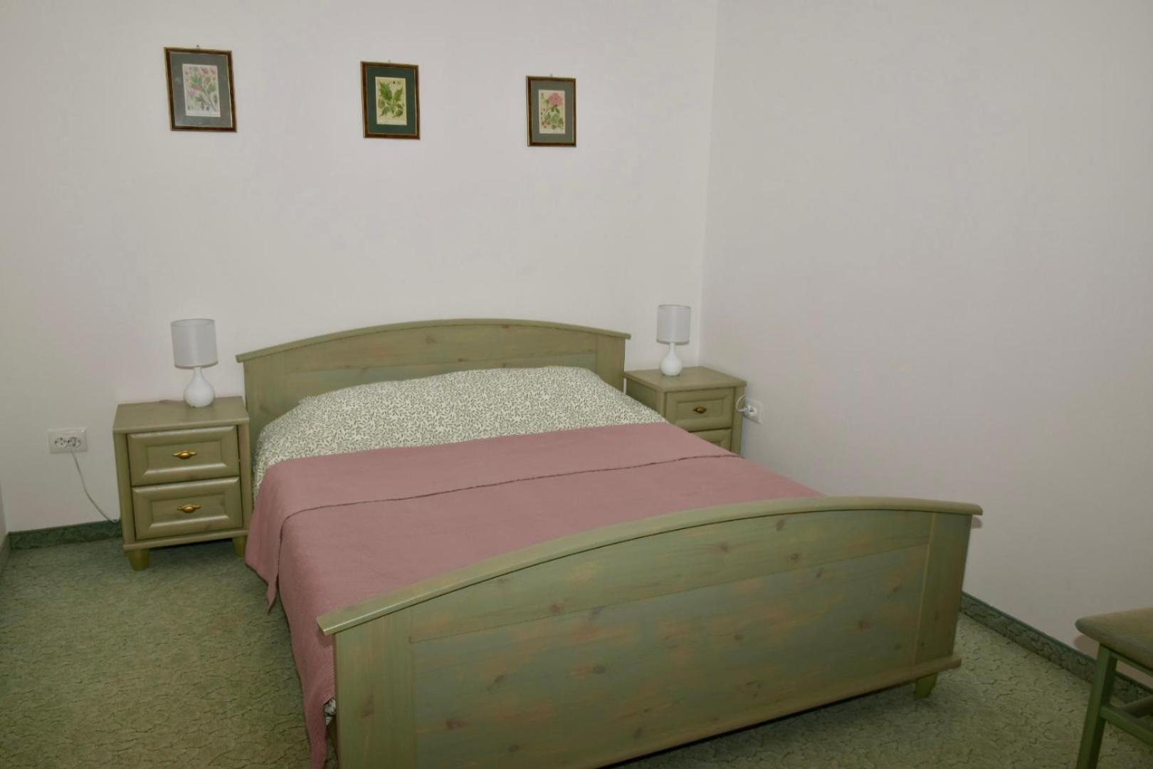 Eden Panzio Aparthotel Buk Bagian luar foto